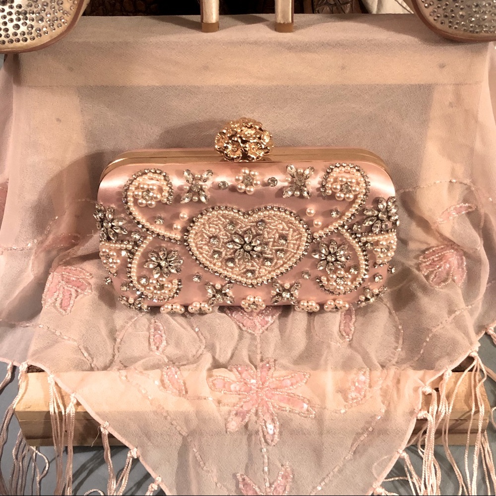 Glamorous “date night “ purse 👛 NEW